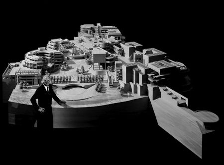 Richard Meier vor Getty Modell